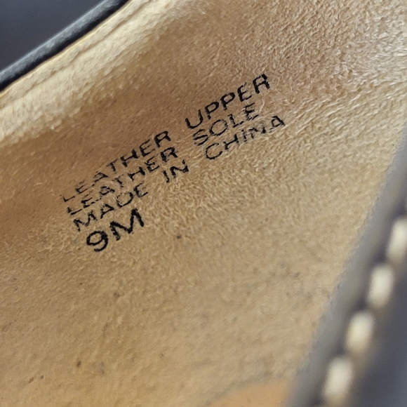 Circa Joan&David black leather white stitching heeled loafer size 9M - Picture 16 of 16